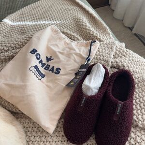 Bombas Maroon Slippers with Bag